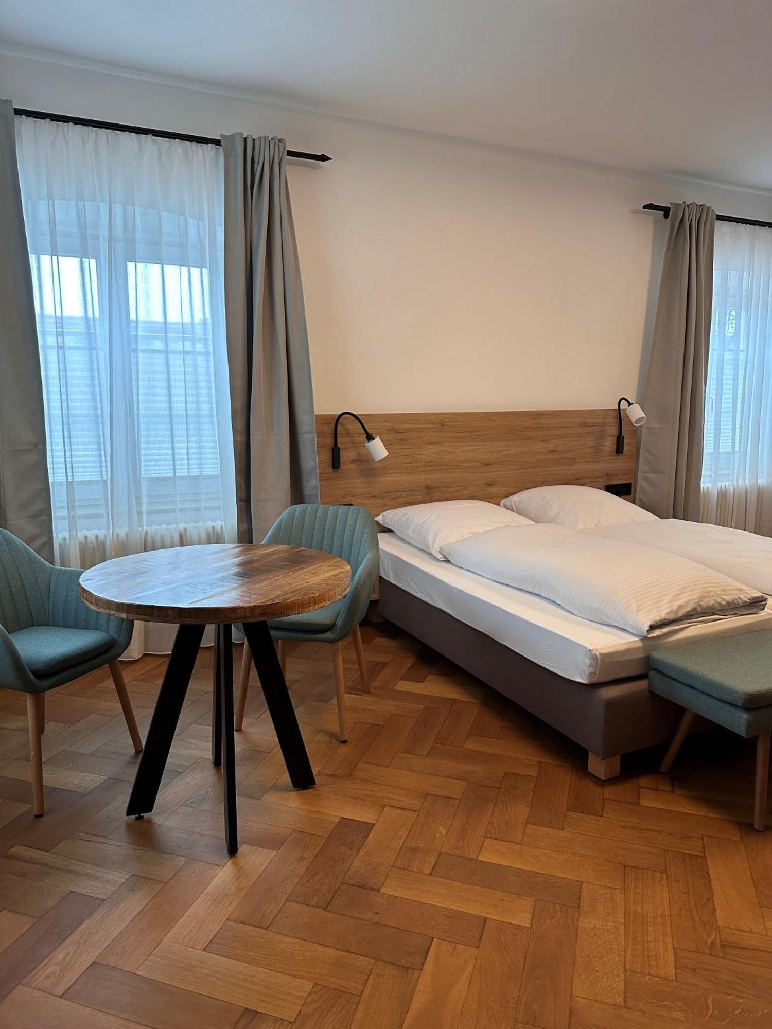 Rot an der Rot Gasthaus Und Pension Zur Linde מראה חיצוני תמונה