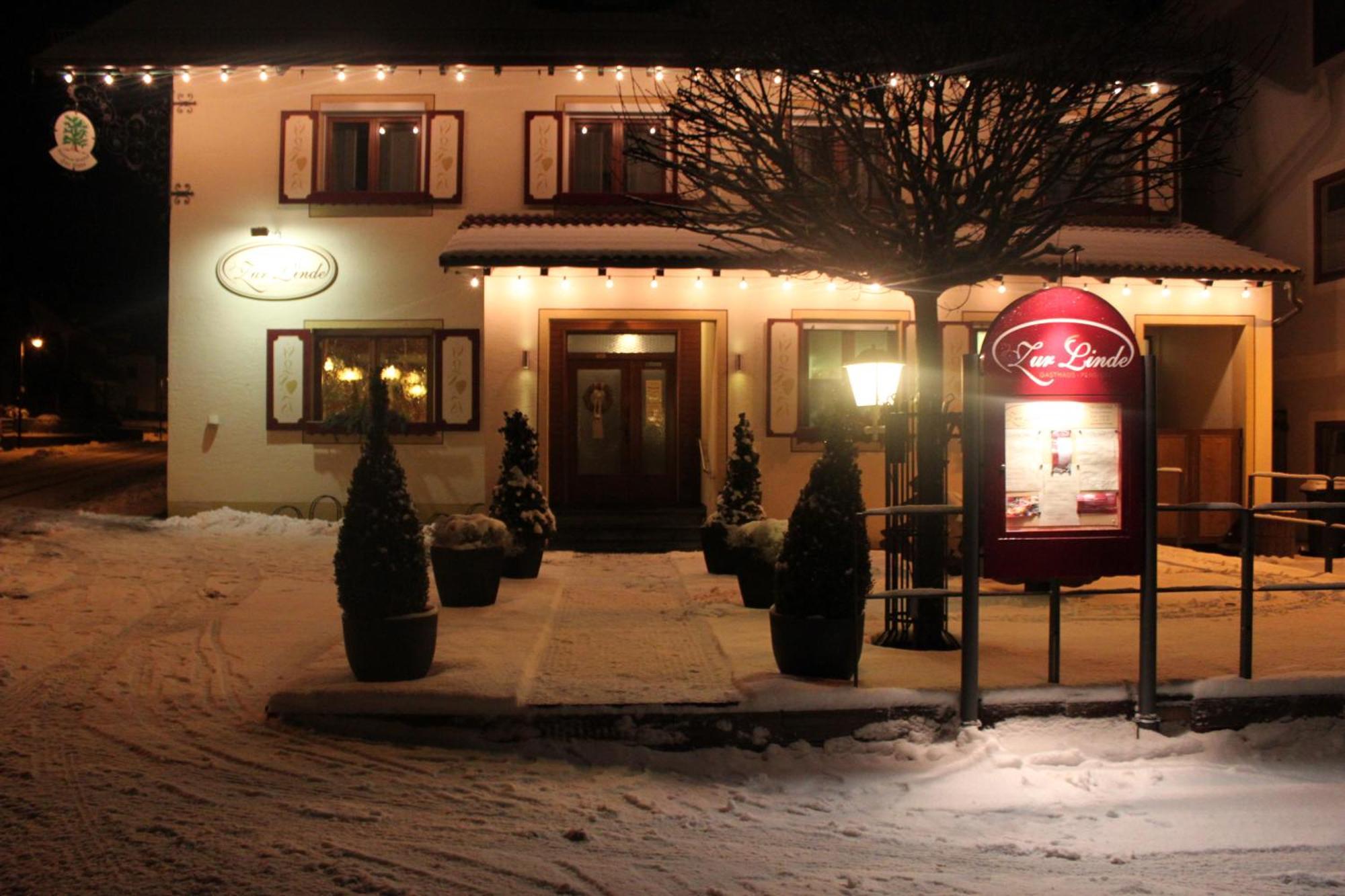 Rot an der Rot Gasthaus Und Pension Zur Linde מראה חיצוני תמונה