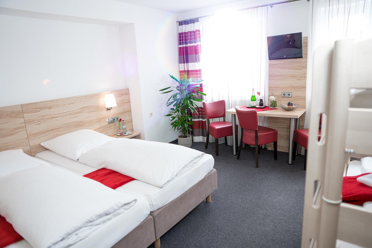 Rot an der Rot Gasthaus Und Pension Zur Linde מראה חיצוני תמונה