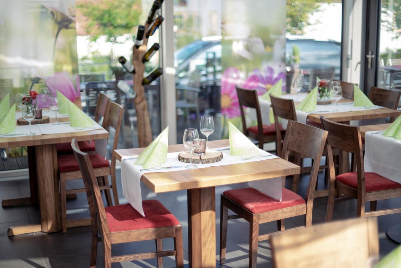 Rot an der Rot Gasthaus Und Pension Zur Linde מראה חיצוני תמונה